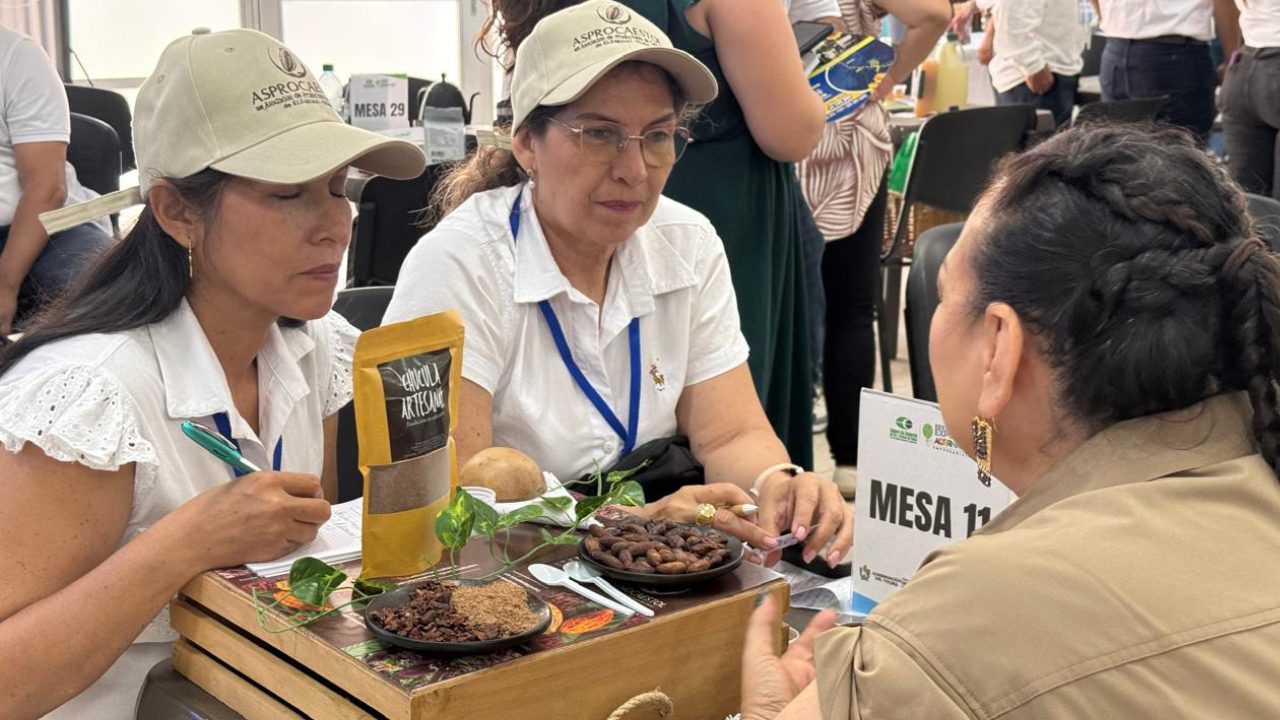 ExpoAlternativas Empresariales y Lechona Fest fortalecieron los negocios y la promoción de productos del Tolima 11 Secreatria Desarrollo Economico
